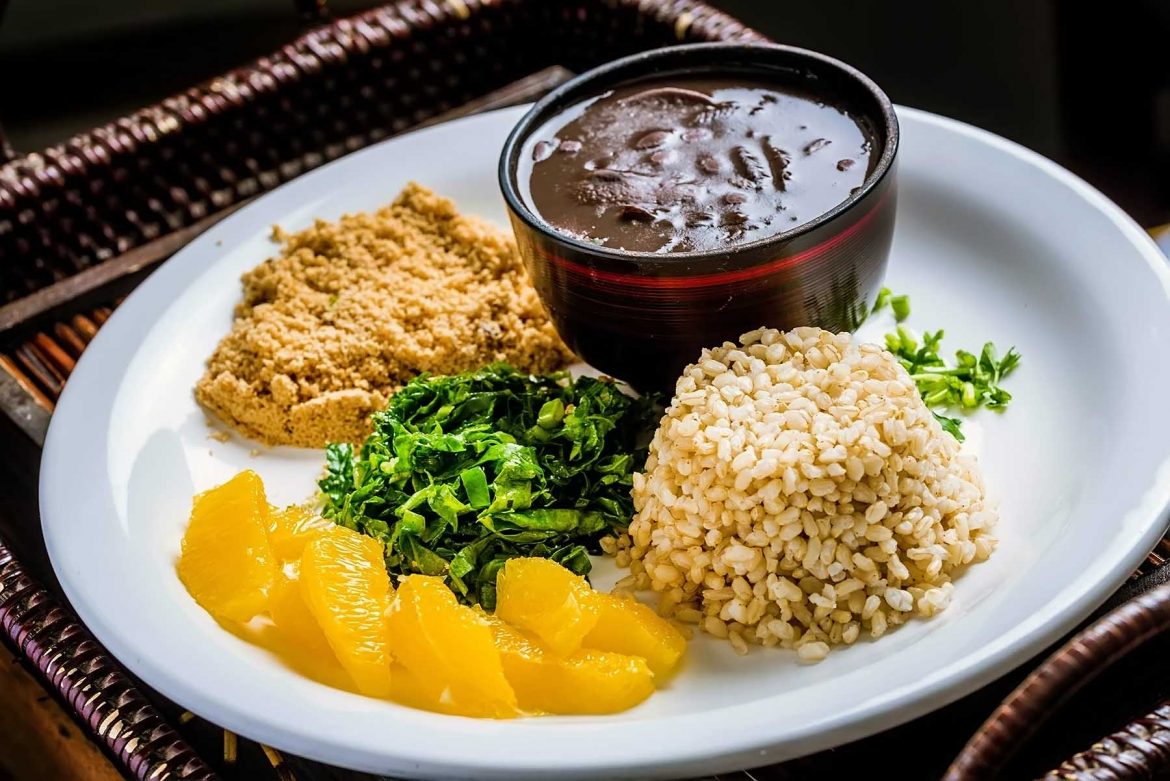 Roteiro dos Blocos Gastronômicos: Onde Comer Durante a Folia!