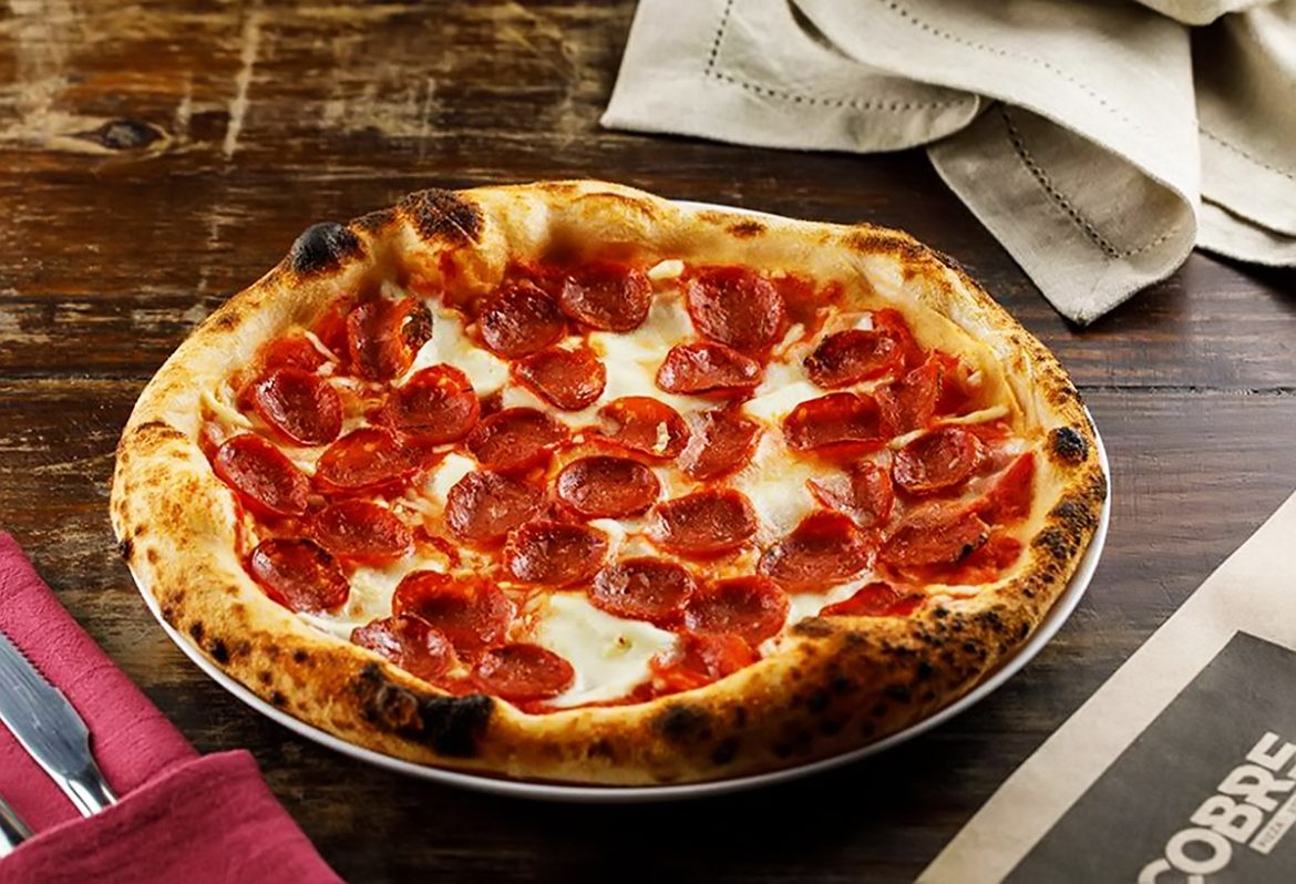 Menu Exclusivo com Novas Pizzas e Invasões Marcam o Dia da Pizza nas Casas do Rio!