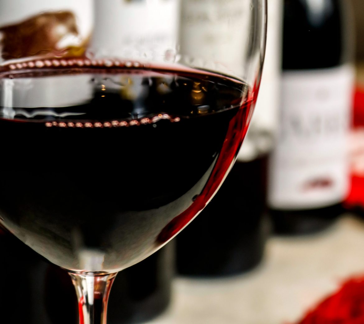 O Restaurante Liceu Tapas & Vinhos Traz Para o Dia dos Pais o Vinho em Dobro!