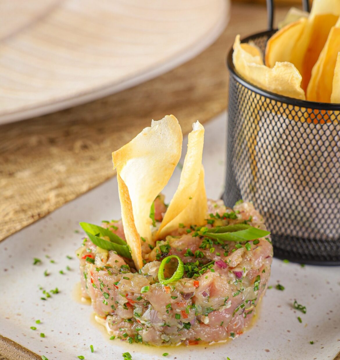 Clássico Beach Club celebra o Dia Mundial do Atum com pratos de dar água na boca