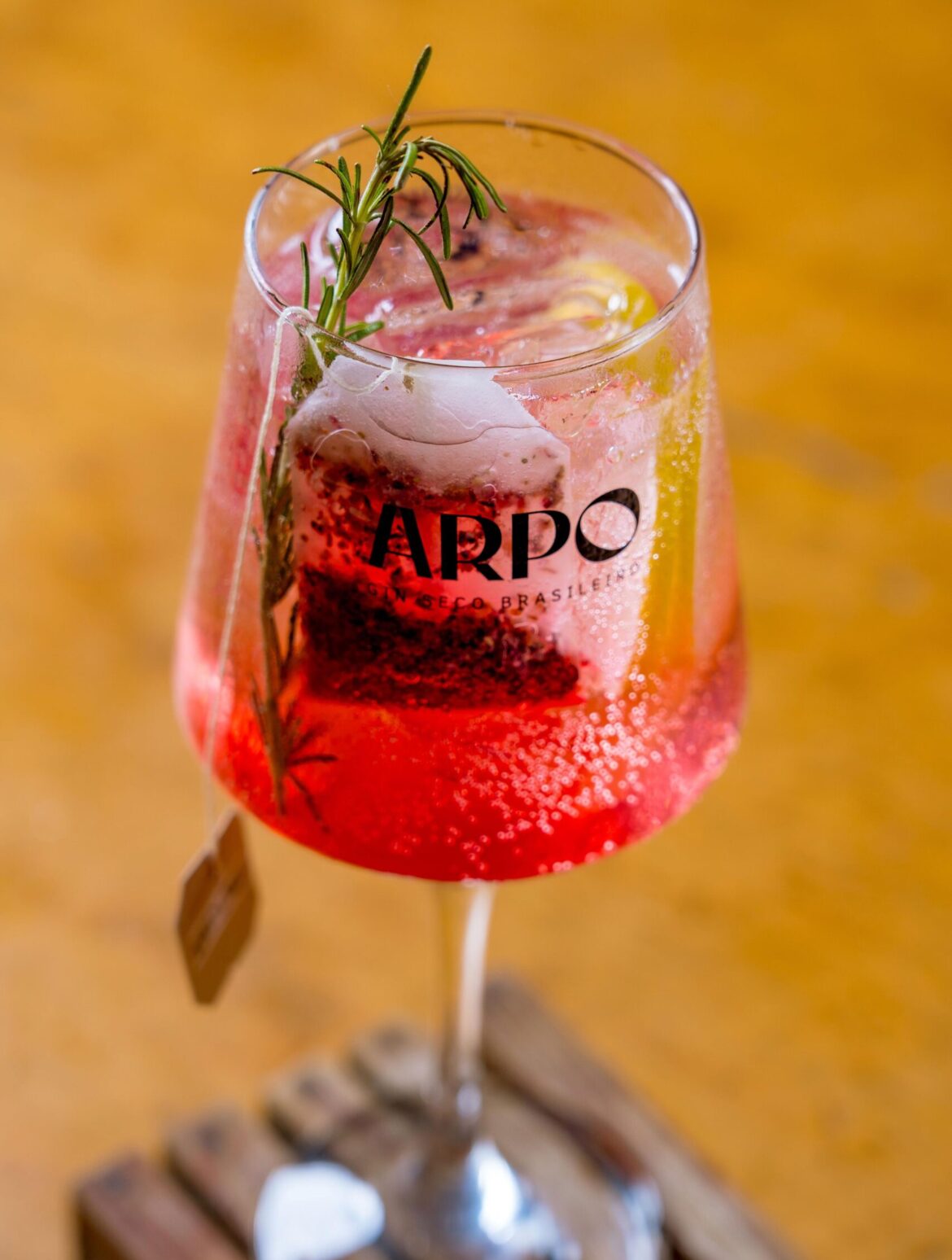 Churrasqueira Rio apresenta drinks em parceria com Arpo Gin para celebrar o Carnaval