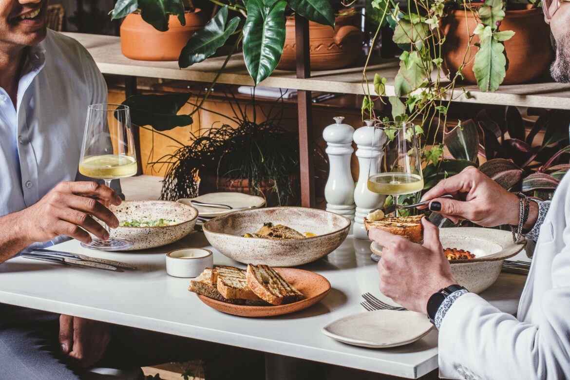 Renaissance São Paulo Hotel celebra o Dia dos Pais com sabores caipiras, caiçaras e experiências de bem-estar